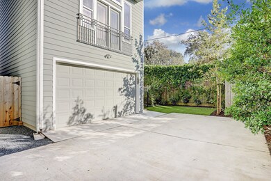 622 E 28th St, Houston, TX 77008 - photo 2