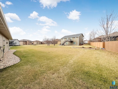 1909 S Firefly Dr, Sioux Falls, SD 57110 - photo 5