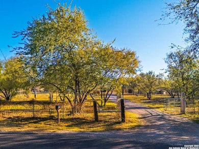 11922 Jolly Rd, Adkins, TX 78101 - photo 5