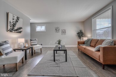 903 Foxcroft Ln, Essex, MD 21221 - photo 5