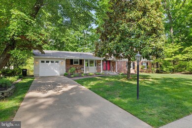 6902 Conservation Dr, Springfield, VA 22153 - photo 2