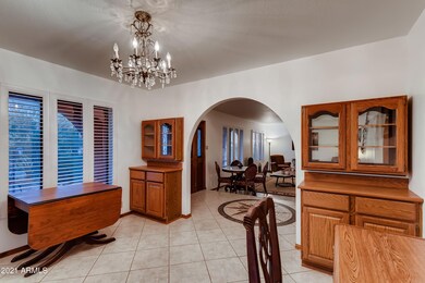 27 Dining Room