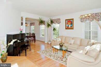 6512 Hazel Thicket Ct, Columbia, MD 21044 - photo 4