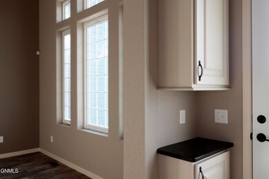 3205EntryLiving