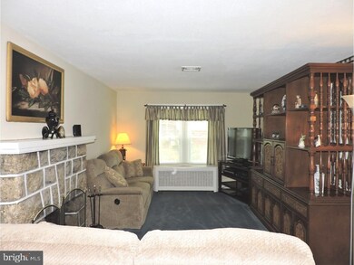 317 Derwyn Rd, Lansdowne, PA 19050 - photo 4