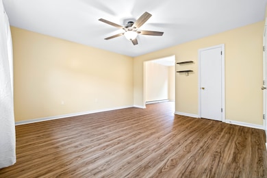 39 Ash Dr unit 9, Gales Ferry, CT 06335 - photo 5