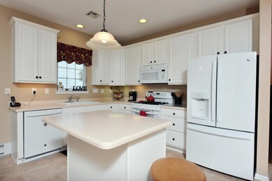 79 Freesia Ct, Holmdel, NJ 07733 - photo 3