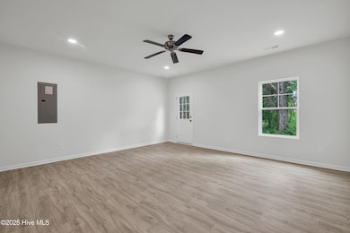 460 Maides Ave-00027