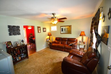 9301 Pagoda Dr, Louisville, KY 40229 - photo 3