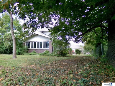 401 N 13th St, Beatrice, NE 68310 - photo 2