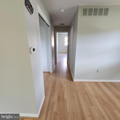 5523 Strawbridge Terrace, Sykesville, MD 21784 - photo 4