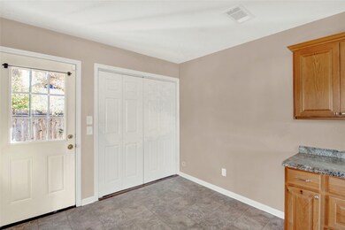 313 S Durant St, Alvin, TX 77511 - photo 6