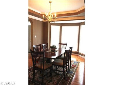 Dining Room - Tray ceiling and walkout bay window 