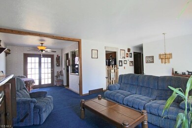 846 W Shore Blvd, Sheffield Lake, OH 44054 - photo 3