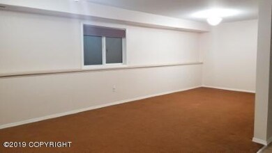 thumbnail_Family Room