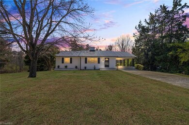 360 Oak View Ln, Asheboro, NC 27205 - photo 2