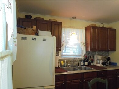 16 Wilcox St, Warwick, RI 02889 - photo 4