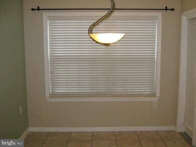 800 Amber Tree Ct unit 101, Gaithersburg, MD 20878 - photo 5