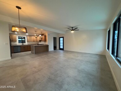 3749 E Laurel Ln, Phoenix, AZ 85028 - photo 4