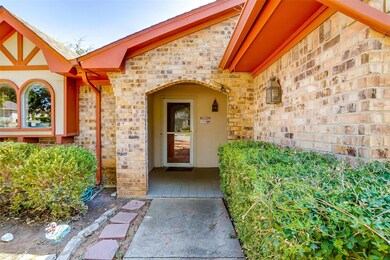 700 Huntwich Dr, Bedford, TX 76021 - photo 3