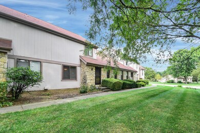 635 Farler Dr unit B, Columbus, OH 43213 - photo 2