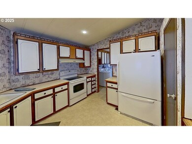 1005 Shadow Ranch Ln, Roseburg, OR 97470 - photo 6