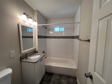 6011 Beekman Rd, Houston, TX 77021 - photo 5