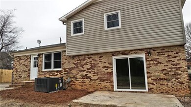 304 Buckskin Dr, Gastonia, NC 28052 - photo 2