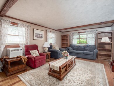 22 Worcester Ave, Oak Bluffs, MA 02557 - photo 5