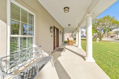 302 Riverside Dr, Berwick, LA 70342 - photo 2