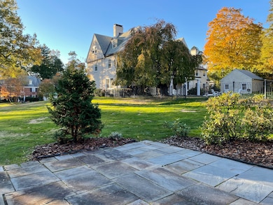 4 Sycamore Ln, West Hartford, CT 06117 - photo 2