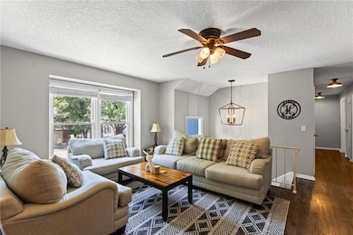 14206 S Locust St, Olathe, KS 66062 - photo 5