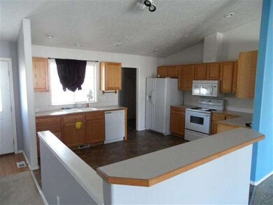 814 W Oakmont Ave, Nampa, ID 83686 - photo 2