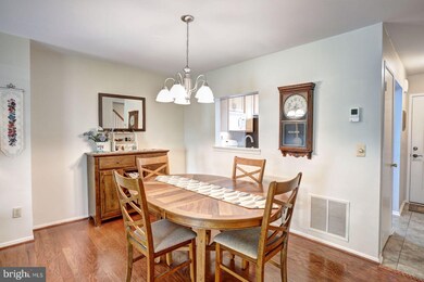 3225 Tranquility Ln, Herndon, VA 20171 - photo 6