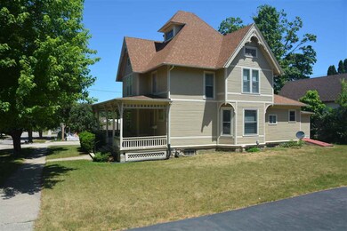 802 Maple Ave, Decorah, IA 52101 - photo 2