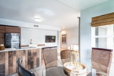 1209ENewHavenAve-11