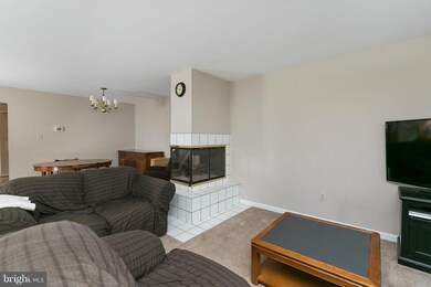 8002 Upperfield Ct, Owings Mills, MD 21117 - photo 4