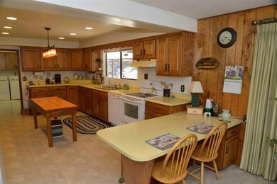 1525 Pleasant Valley Rd, Merlin, OR 97532 - photo 6