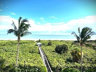 Atrium on the Ocean unit 4D, Hutchinson Island, FL 34949 - photo 7