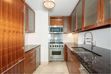 The Veneto unit 602, New York, NY 10022 - photo 3