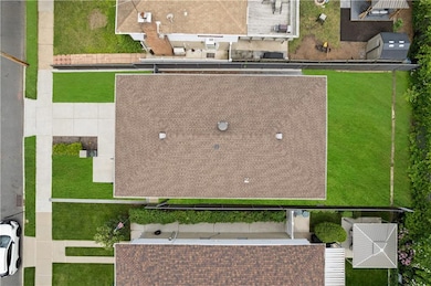 164 N Railroad St, Staten Island, NY 10312 - photo 7