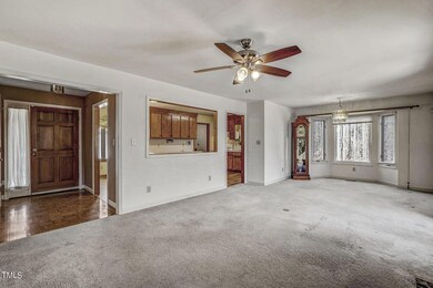 FamDiningEntry OakDr