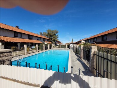 16780 Green Tree Blvd unit 4, Victorville, CA 92395 - photo 3