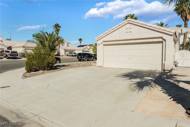 7228 Single Pine Dr, Las Vegas, NV 89128 - photo 2