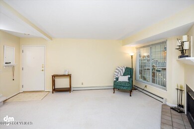 05-Living Room_IMG_2575-Edit