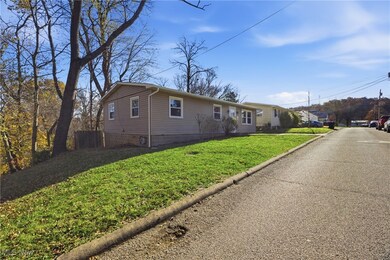 512 Maple St unit A, Parkersburg, WV 26101 - photo 4