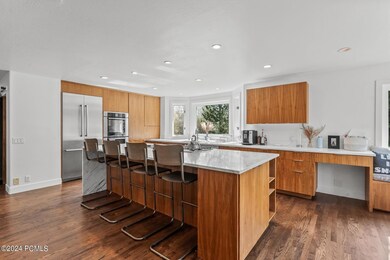 2_Kitchen_1800x1200_4125693
