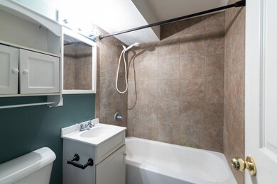 2300 Arrow St unit 5, Carpentersville, IL 60110 - photo 6