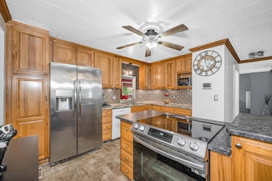 64 Wilmot St, Manchester, NH 03103 - photo 3