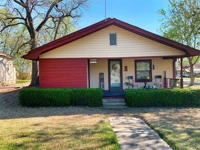 1111 W Cummings St, Henryetta, OK 74437 - photo 2